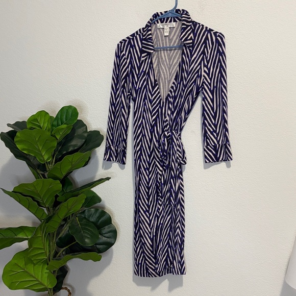 Diane Von Furstenberg Dresses & Skirts - Diane Von Furstenberg Maternity geometric Long Sleeve Dress Medium